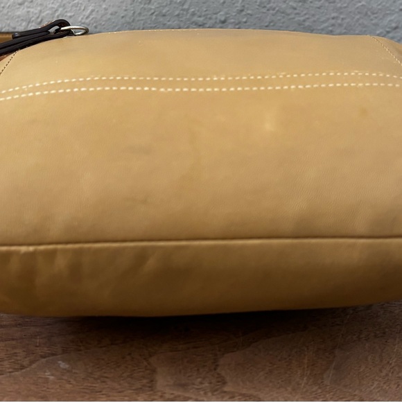 Vintage Coach Legacy Tan Leather Crossbody Bag with Silver Hardware - Picture 5 of 12